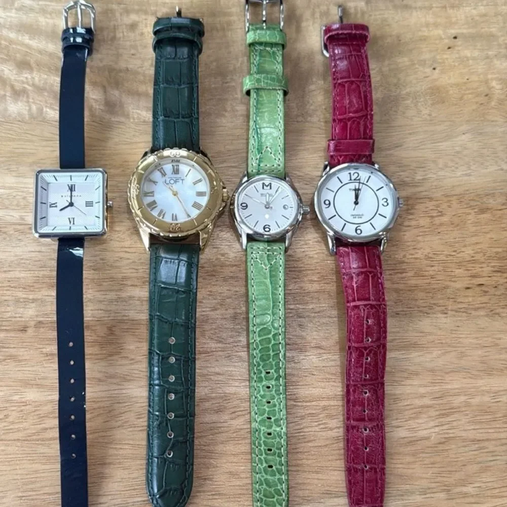 Y2K MICHAEL Michael Kors Green Leather Embossed Watch ECU
